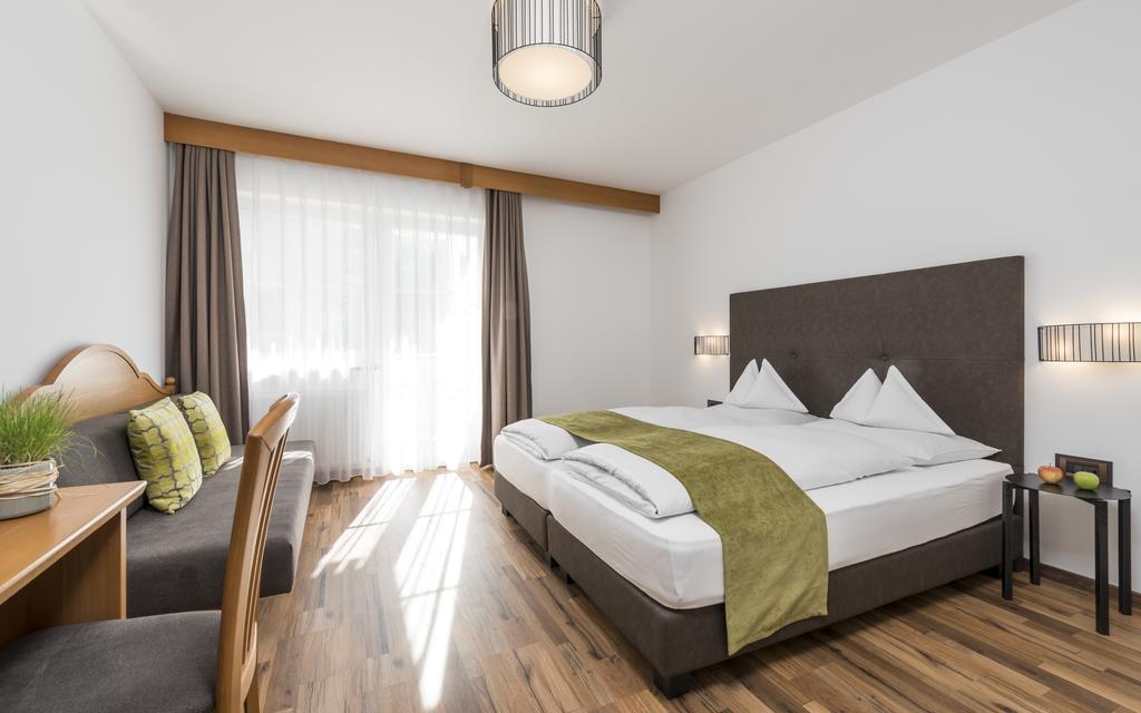 Vinschgerhof Otel Silandro Dış mekan fotoğraf